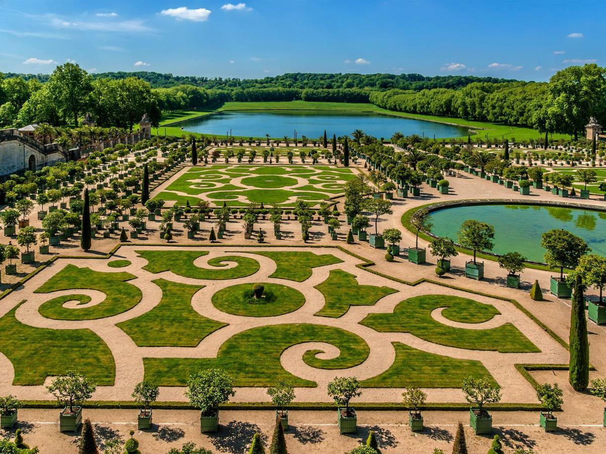 Les Petits Apparts Versailles Exterior photo
