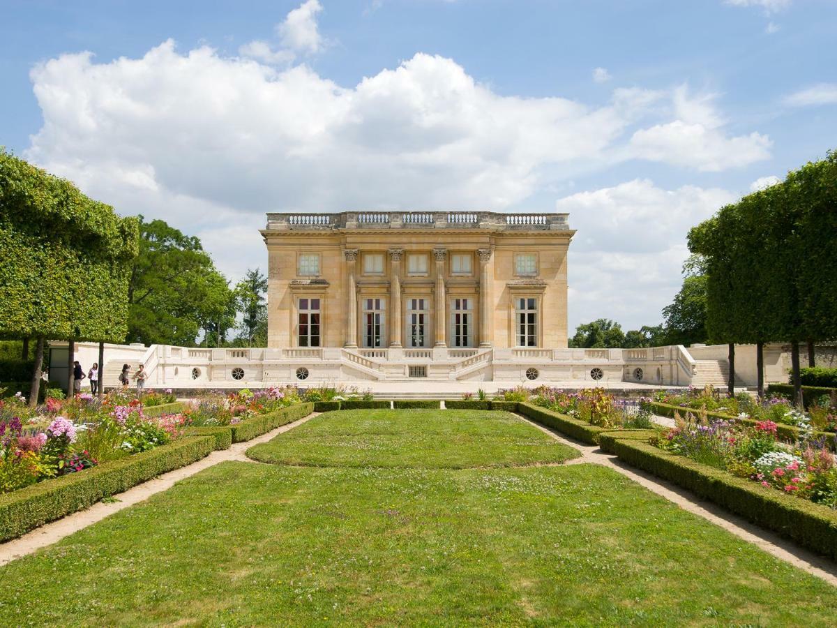 Les Petits Apparts Versailles Exterior photo