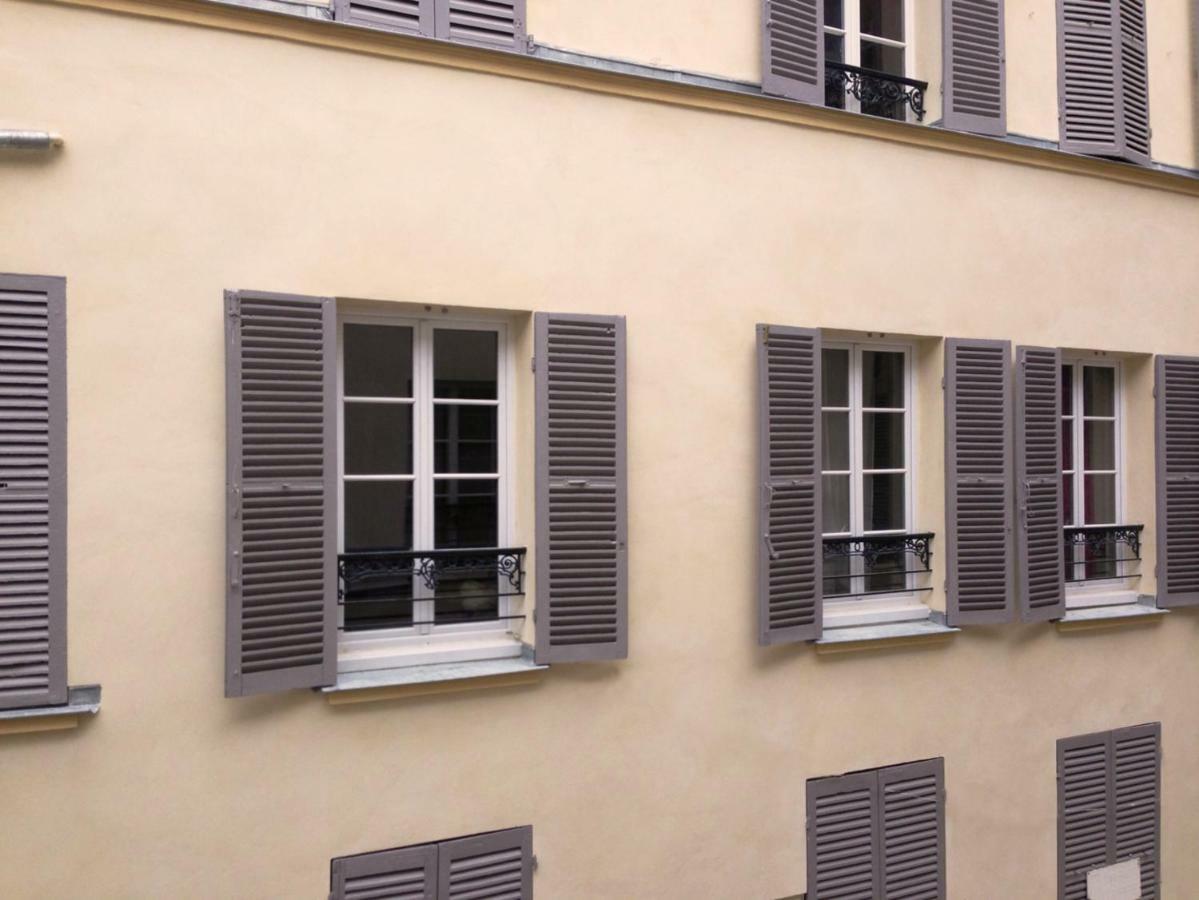 Les Petits Apparts Versailles Exterior photo